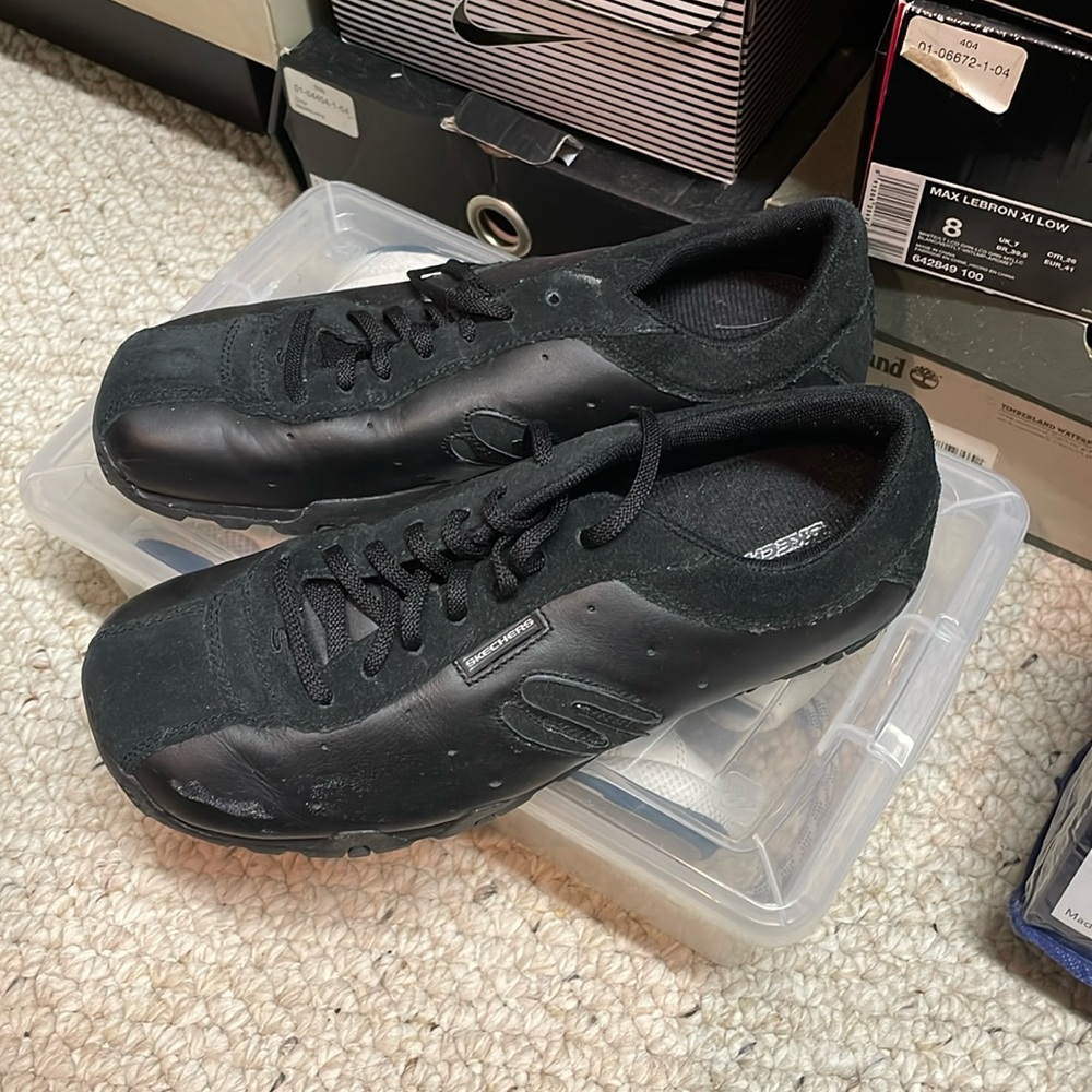 Sketchers sneakers size 9.5 square toe